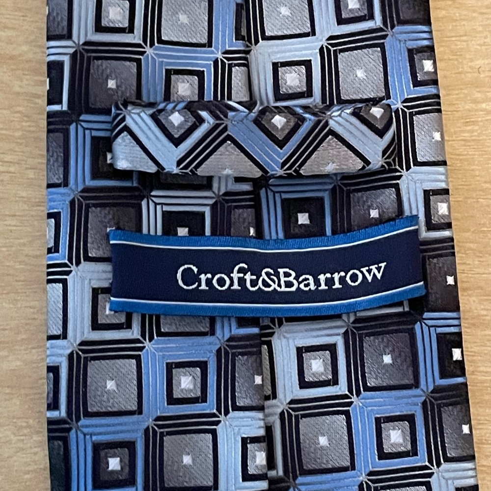 Tie - Picture 2 of 3
